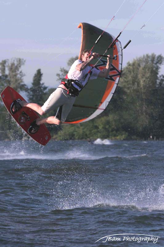 Jimmy Dorsey of KiteBoard Oregon was out workin the North Demo...
