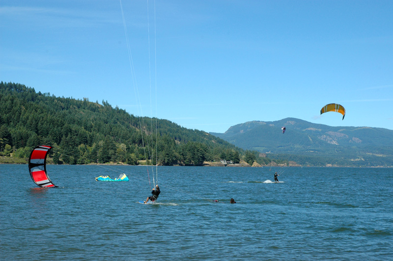 WTF!  Look, Grom got his kite.