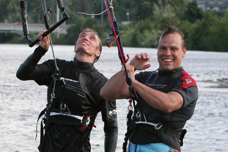 Jon and Alex joking at the finish... Knuckle heads actually got lines tangled and entertained everyone with a Houdini escape while keeping everything in the air.  Photo by: Pete Goodrich...