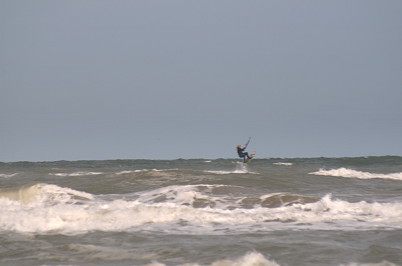 A little hop on the surfboard. I love to jump this board!