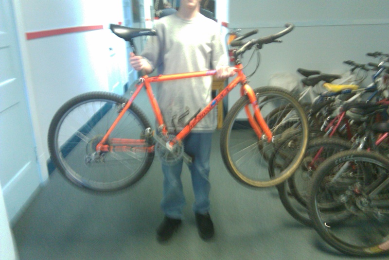 Kid Rocking a bike!!