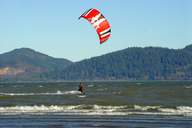 Tucker staying warm in his drysuit @ Ponds (January 2006).