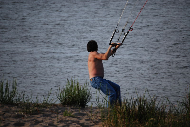 Kraemer riding unhooked