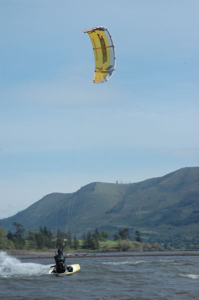 FlyingElvis hauling ass...