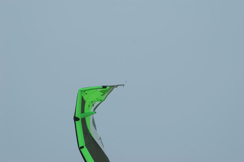 Here is the kite without backlines connected.