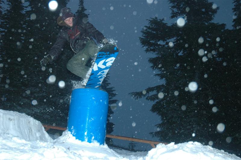 Sickest shot of the night, Matt bonking with a backside 180.