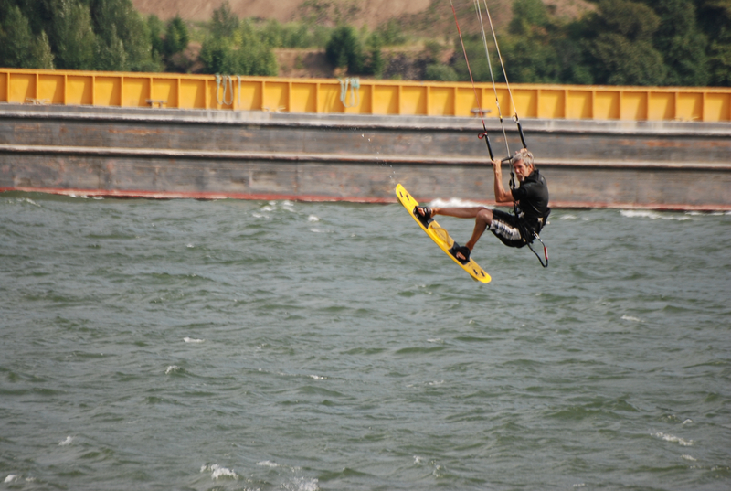 Barge Dangling