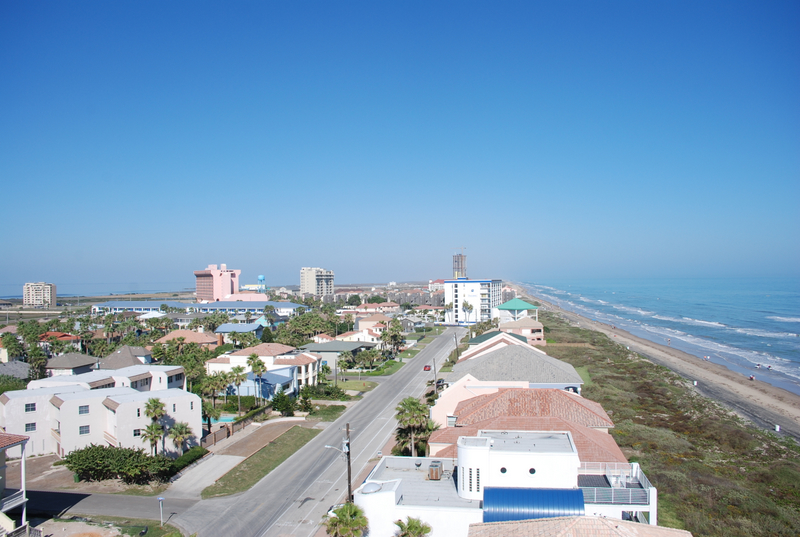 Dec 31, 2007 Sunscreen day!  Check out the blue no wind, no waves beach water.