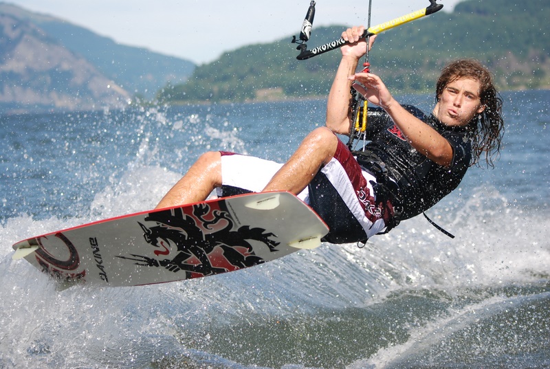 Shawn bringin' some water to me!