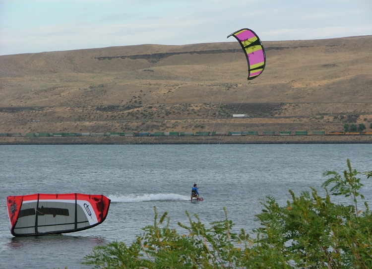 slightly off-shore? What a sweet kite!!!