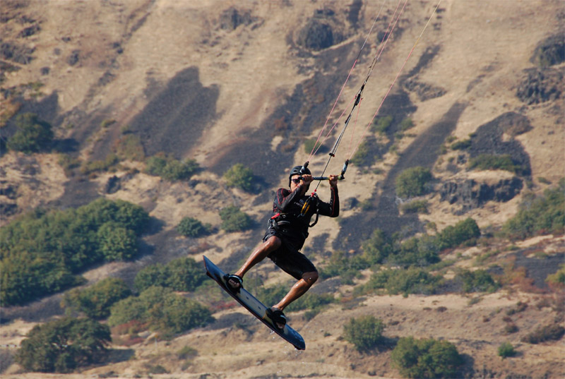 Hey someone stop that guy, he's got my kite and board!!!!!!!!