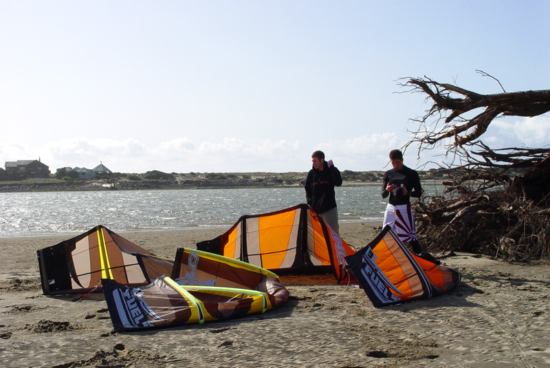 JP & Nick + my Fuel 7 & JP's Fuel 9 - Siletz Bay - April 21, 2006