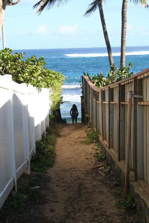 Walkway to the beach near Mama's