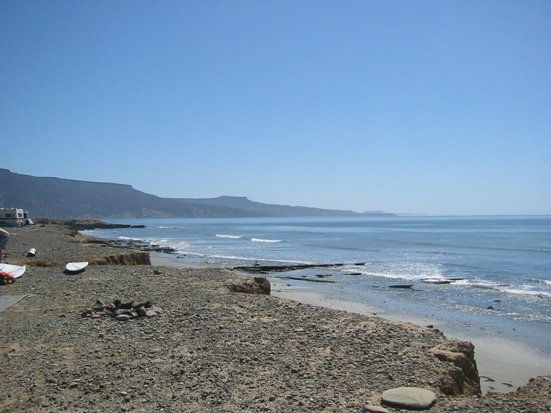 The point you see on the left separates the normal riding area from the Chili Bowl. The best waves form in the middle of the pic and around the point to the other side.