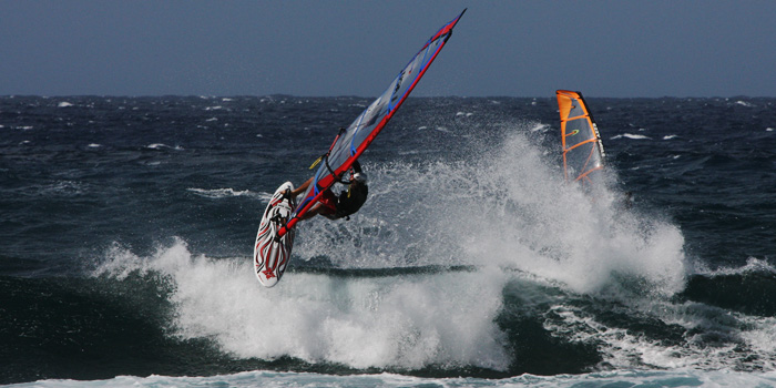 Graham Ezzy floats it pretty well too. Luv how the section ends, so he just goes over the white water.