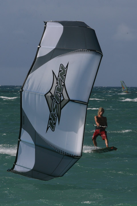 Cyril Coste "hides" behind a 7m Helix.