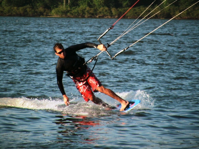 Dano toeside skim.  Photo by Tonski