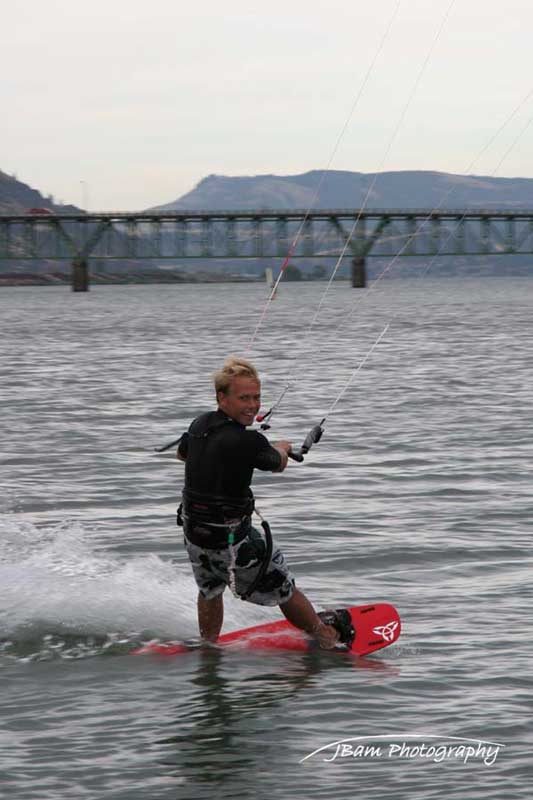 Phillip gets smart and decides to just cruise below the sandbar...  Phillip... fix this!?